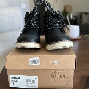 Steven madden leather Black boots size 11(toddler)